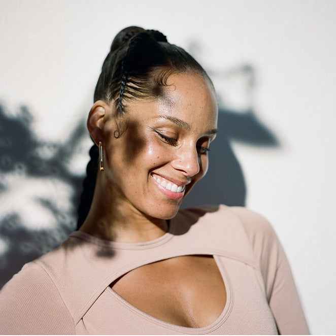 Alicia Keys wearing Keys Soulcare makeup