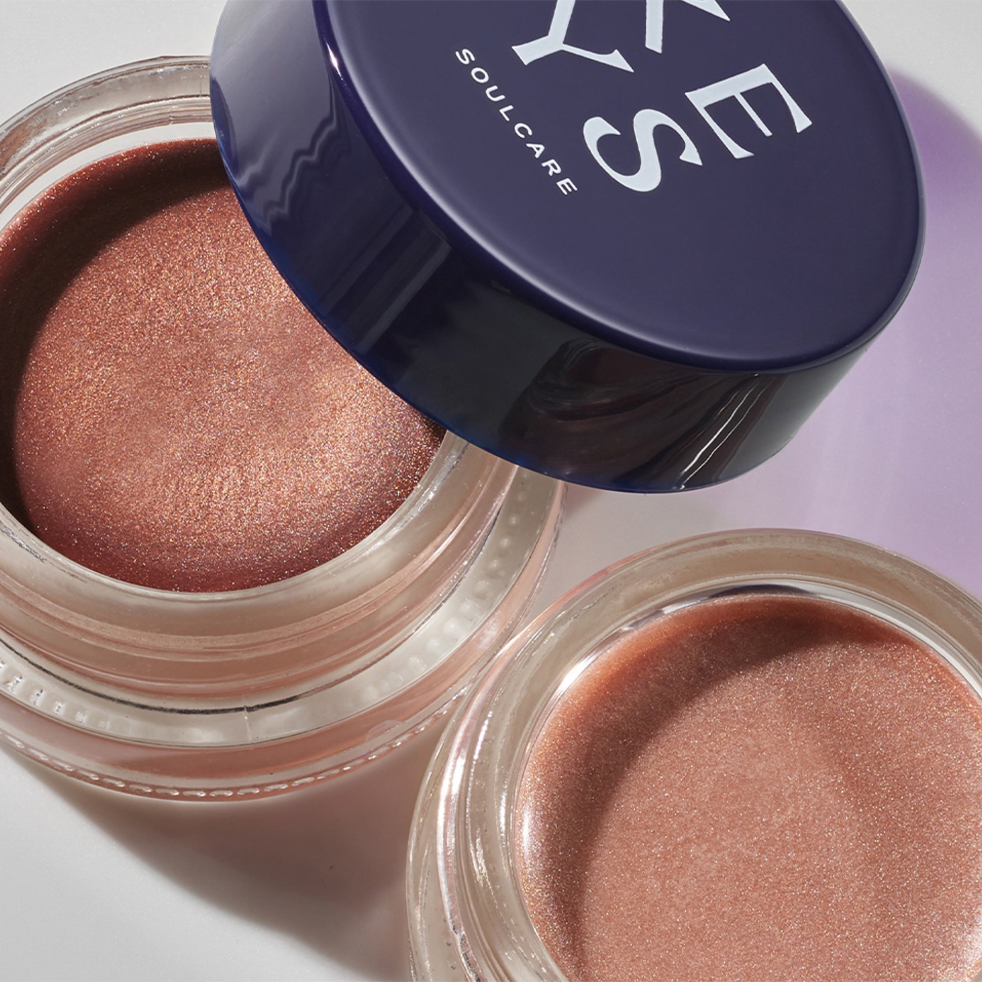 Gleam On Highlighting Balm with Sunflower Seed Oil